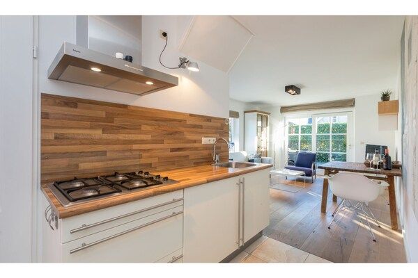 Keuken - Appartement in Zoutelande bij Strand in Zoutelande (3)