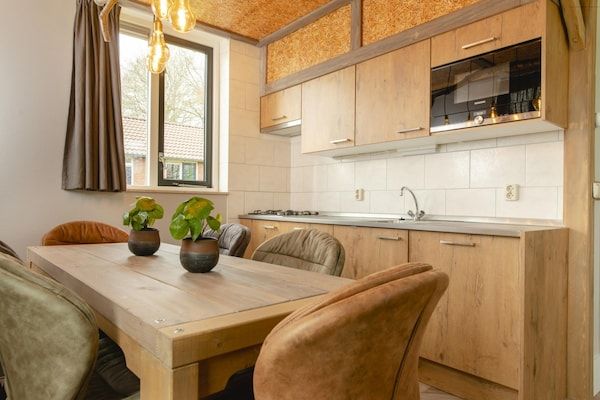 Eetkamer - Landelijk toevluchtsoord met themakamers in Zuna (2)