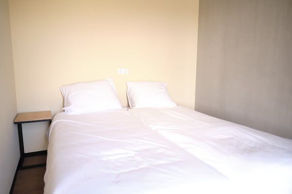 Slaapkamer - Charmante Lodge voor 4 personen in Gulpen in Gulpen (3)