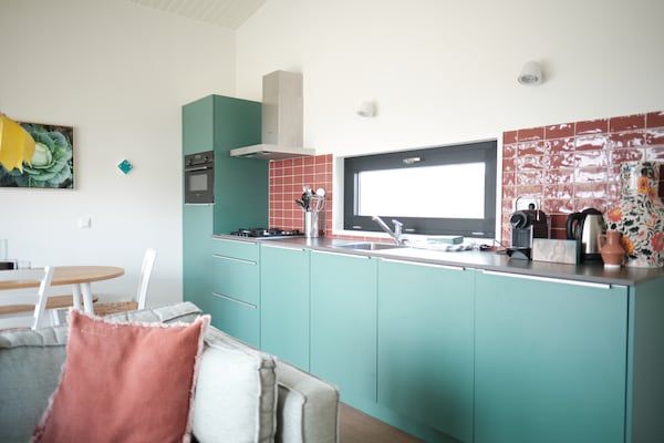 Keuken - Bright Lodge bij de duinen in Callantsoog (3)