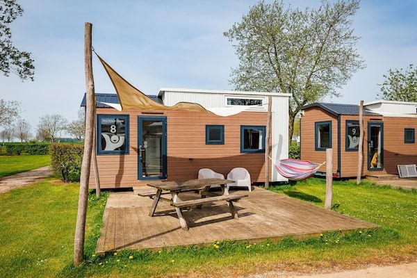 Buitenkant - Tiny Beach House bij het strand in Maurik (2)