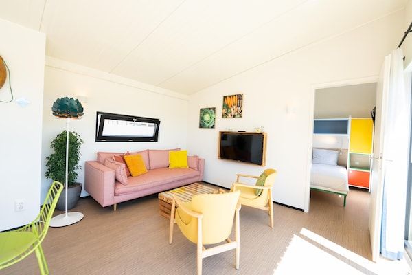 Woonkamer - Rolstoelvriendelijke retraite in Callantsoog (2)