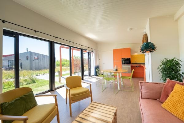 Woonkamer - Rolstoelvriendelijke retraite in Callantsoog (3)