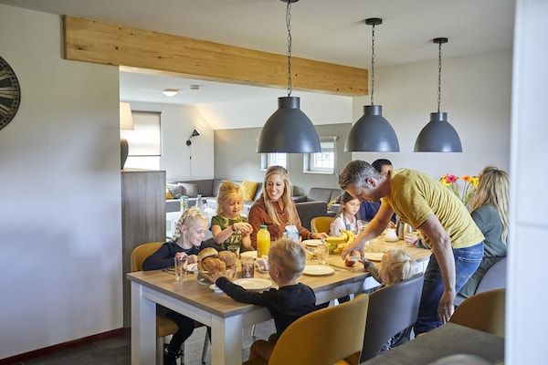 Eetkamer - Boerderij in Limburg met Sauna & BBQ in Roggel (3)
