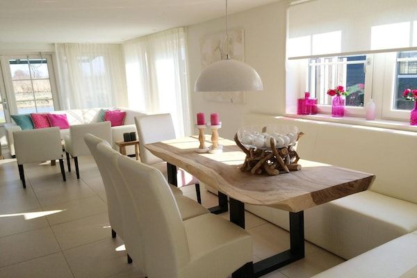 Eetkamer - Alkmaar Gezellige Hollandse Villa in West-Graftdijk (4)