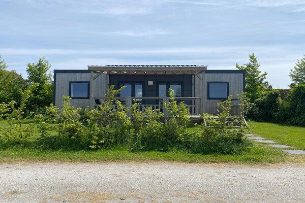 Buitenkant - Chalet in Friesland bij natuurgebieden in De Veenhoop (1)