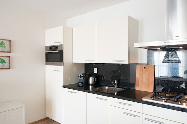 Keuken - Modern appartement met geweldig uitzicht in Den Haag (4)