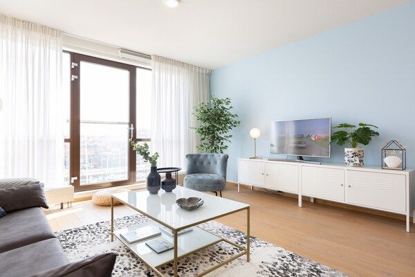 Woonkamer - Gerestyled appartement met geweldig uitzicht in Den Haag (3)