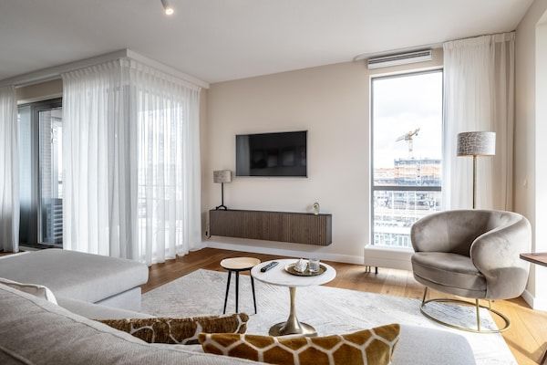 Woonkamer - Appartement in Scheveningen met Havenzicht in Den Haag (1)
