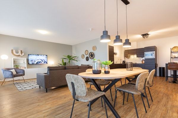 Eetkamer - Zeezicht appartement in Den Haag nabij strand in Den Haag (2)