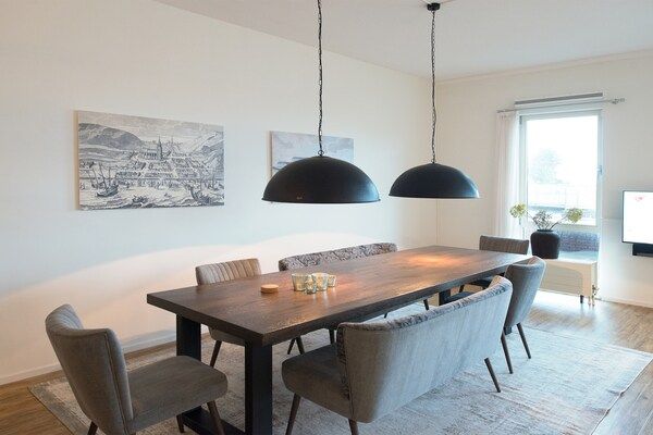 Eetkamer - Aantrekkelijk appartement in Den Haag met balkon in Den Haag (2)