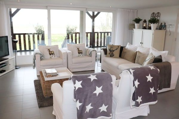 Woonkamer - Huisje in Paesens bij Waddenzee in Paesens (2)