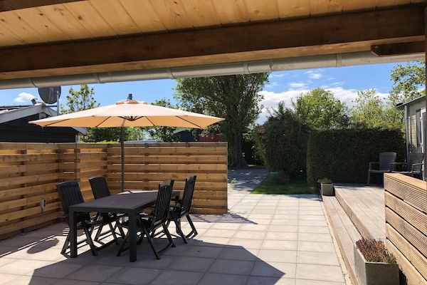 Terras - Chalet in Wiringherlant met Tuinterras in Hippolytushoef (5)