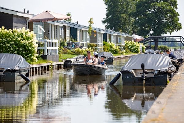 Voorzieningen - Gezellig chalet met sloep in Giethoorn in Giethoorn (4)