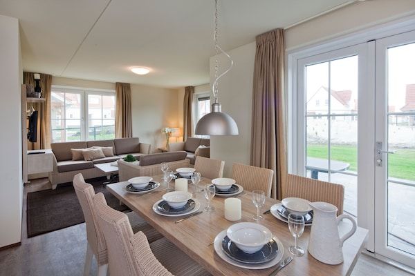 Eetkamer - Villa in Cadzand-Bad bij Noordzeestrand in Cadzand-Bad (3)