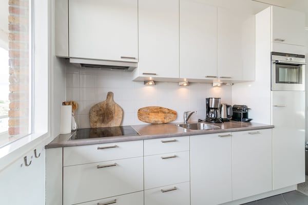 Keuken - Appartement bij Noordzee en Vuurtoren in Egmond aan Zee (4)