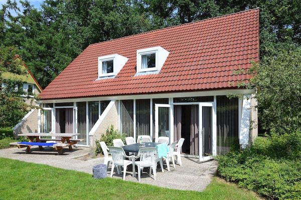 Buitenkant - Comfortabele bungalow voor een groep in Vlagtwedde (1)