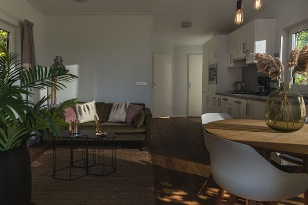 Woonkamer - Rijssen Cottage nabij paden in Rijssen (2)