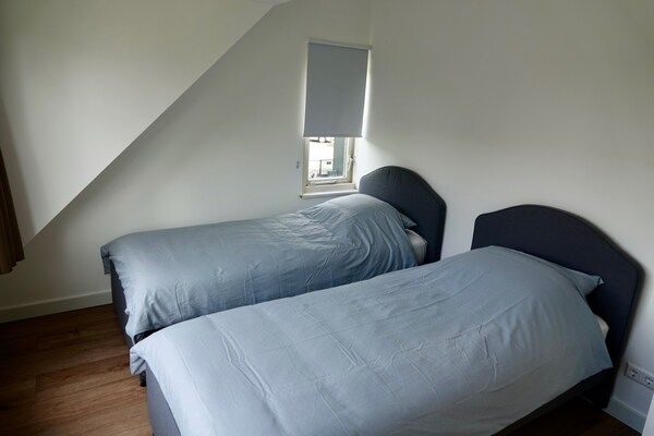 Slaapkamer - Vakantiehuis bij Oosteruine Meer & Noordzee in Noordwijkerhout (5)