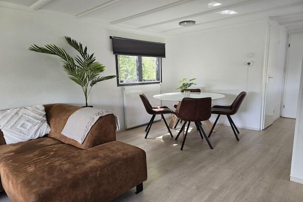 Eetkamer - Thuis in het dansende bos in Garderen (3)