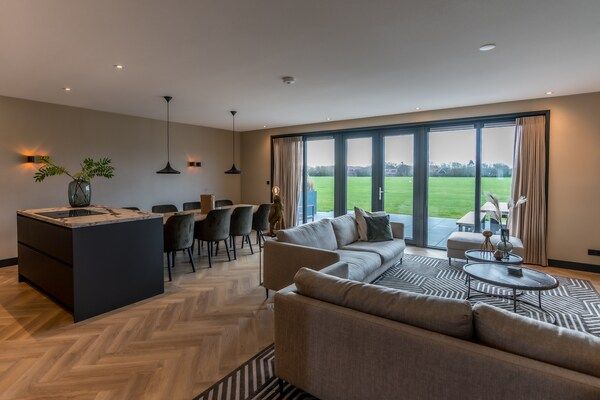Woonkamer - Villa op Texel bij Zandstranden in De Cocksdorp (5)