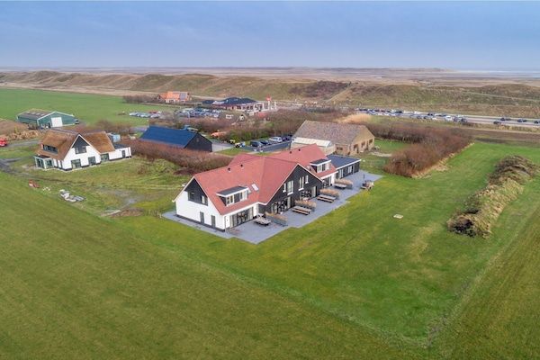 Buitenkant - Villa op Texel bij Krimbos Bos in De Cocksdorp (3)