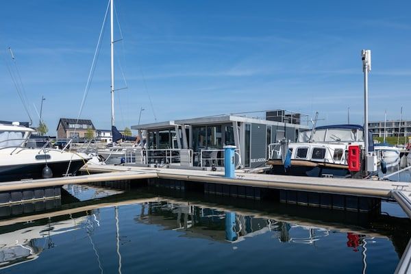 Buitenkant - Waterlodge Kamperland met Uitzicht Terras in Kamperland (1)