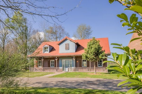 Buitenkant - Villa in Weerterbergen met privé sauna in Weert (1)