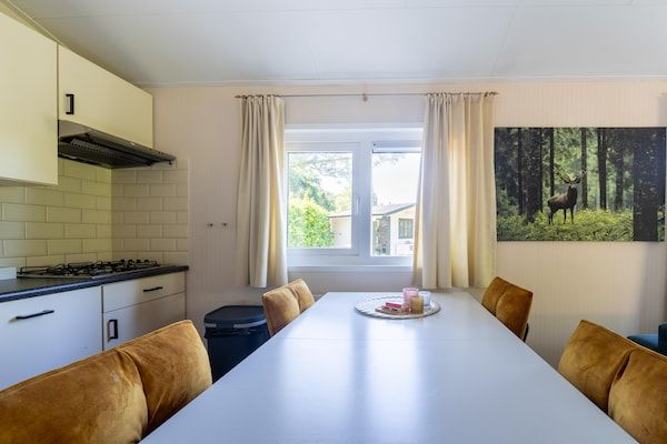 Eetkamer - Vakantiehuis in Voorthuizen bij Veluwe in Voorthuizen (5)