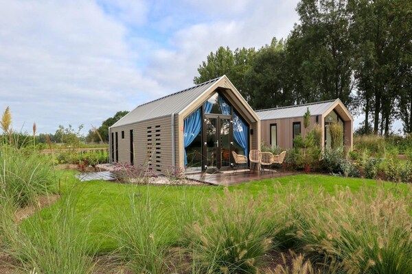 Buitenkant - Modern chalet met afwasmachine, vlakbij de Ijssel in Olburgen (1)