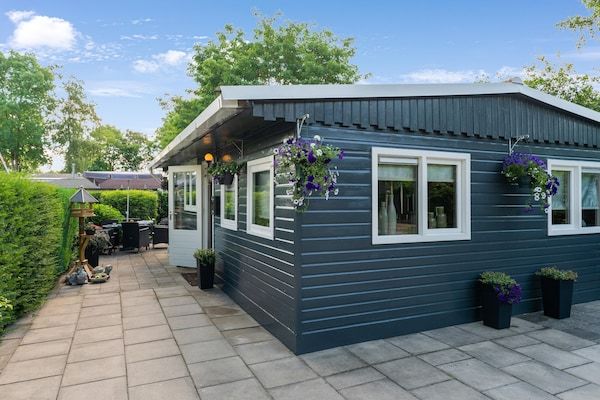 Buitenkant - Chalet in Reutum bij Almelo Nordhorn Kanaal in Reutum (1)