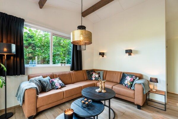 Woonkamer - Vakantiehuis in Hellendoorn bij bos in Hellendoorn (3)