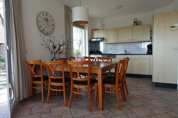 Eetkamer - Rustig vakantiehuis in Lemele in Lemele (3)
