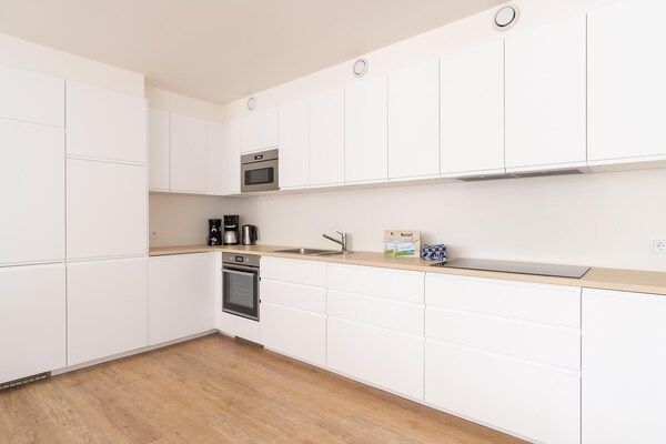 Keuken - Appartement op Ameland bij De Vleijen in Nes (4)
