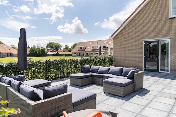 Tuin - Groepsappartement Ameland bij De Vleijen in Nes (5)