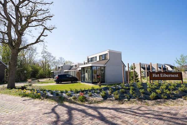 Buitenkant - Vakantiehuis op een vakantiepark in De Cocksdorp (5)