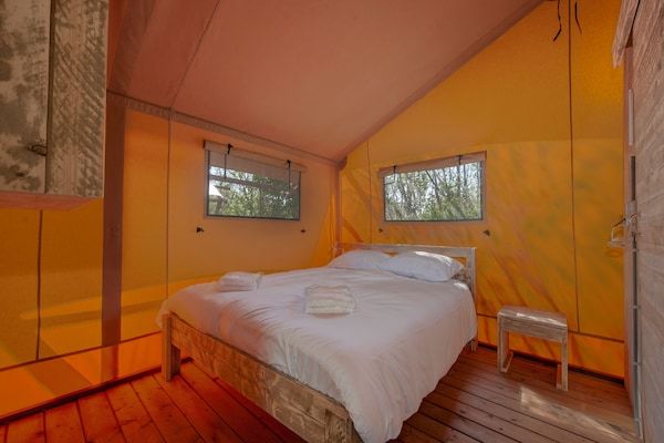 Slaapkamer - Glampingvakantie in het bos in Borger (3)