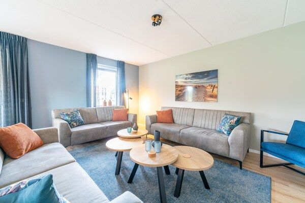 Woonkamer - vakantiehuis in Scherpenisse met sauna in Scherpenisse (2)