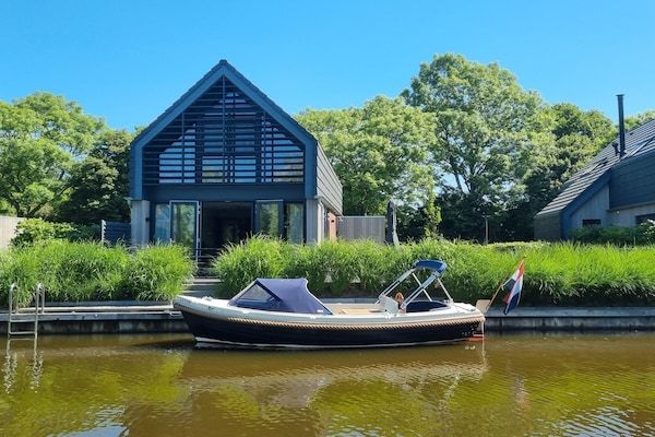 Buitenkant - Watervilla in Balk aan het Slotermeer in Balk (1)
