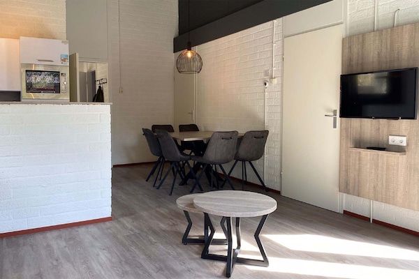 Keuken - Bungalow aan het water Weerterbergen in Weert (5)