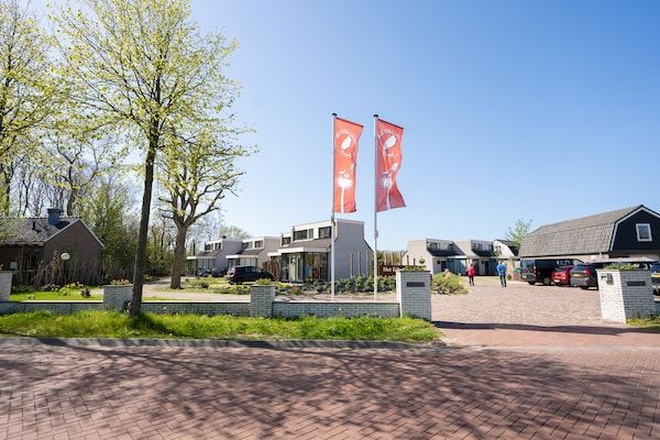 Buitenkant - Vakantiehuis op Texel met Terras in De Cocksdorp (3)