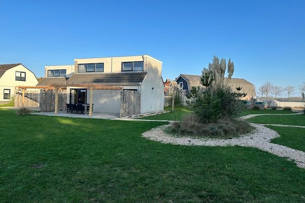 Buitenkant - Vakantiehuis op Texel met Terras in De Cocksdorp (1)