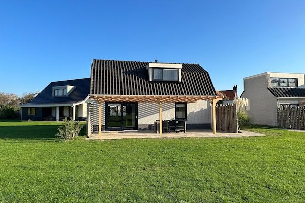 Buitenkant - Vakantiehuis op Texel met prachtig uitzicht in De Cocksdorp (2)