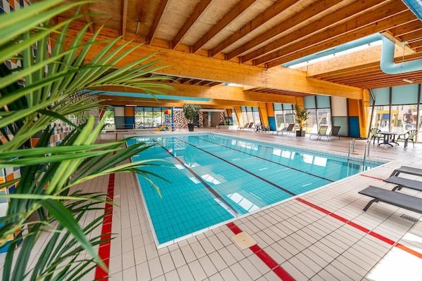 Park - Betoverend chalet op 600 m van de zee in Breskens (5)