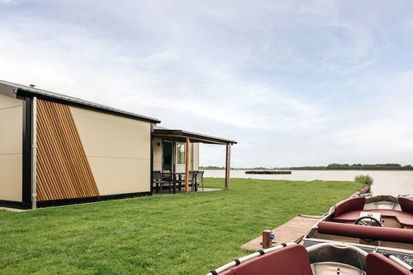 Buitenkant - Giethoorn Lakehouse Retreat in Giethoorn (1)