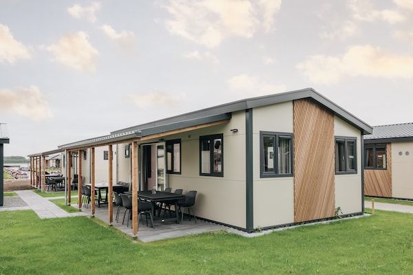 Buitenkant - Chalet met privé-aanlegsteiger in Giethoorn (1)