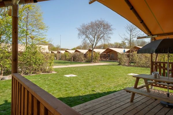 Terras - Safaritent vlak bij Biesbosch & Breda in Oosterhout (5)