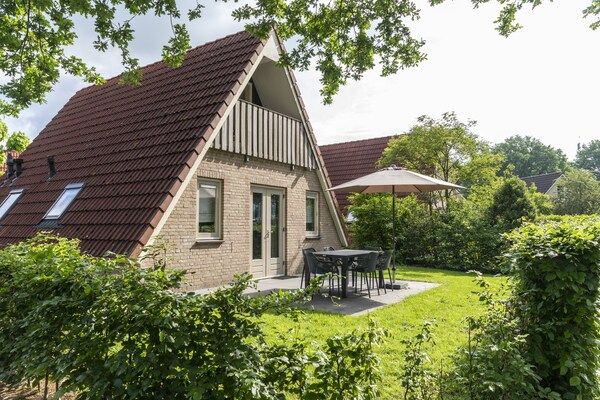 Buitenkant - Vakantiehuis met tuin in Plasmolen (5)