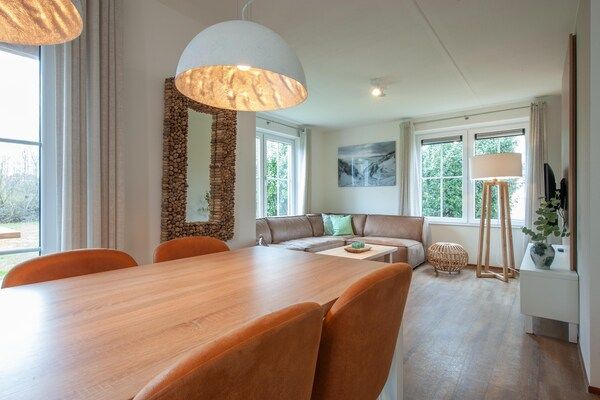 Eetkamer - Villa in Cadzand-Bad bij Noordzeestrand in Cadzand-Bad (3)