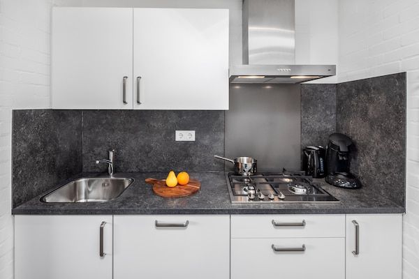 Keuken - Appartement in Bruinisse bij Grevelinger Meer in Bruinisse (5)